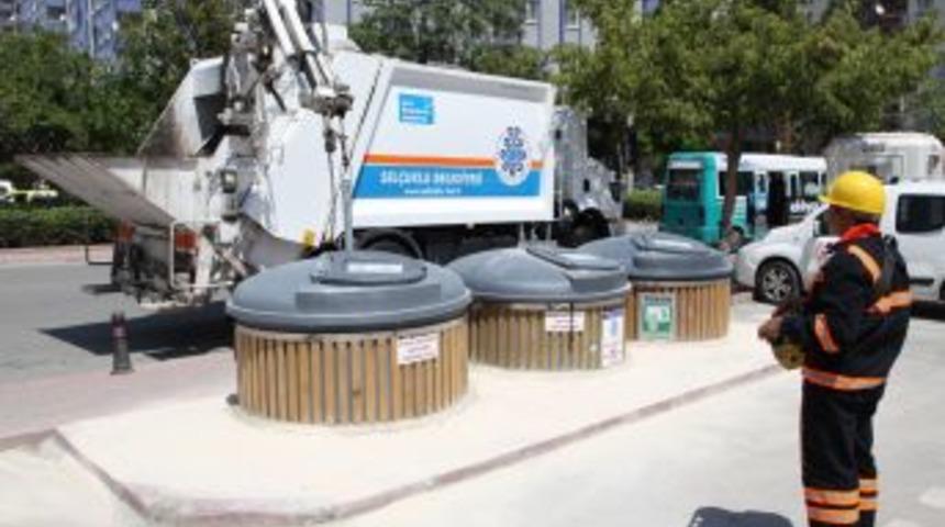 Sel&ccedil;uklu'da &Ccedil;&ouml;pler Yeraltında Toplanıyor