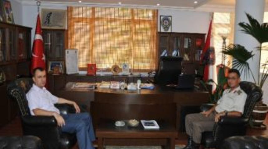 Komutandan İlk Ziyaretler