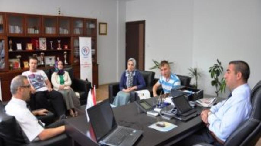 Otistik &Ccedil;ocuklardan Gen&ccedil;lik Ve Spor İl M&uuml;d&uuml;rl&uuml;ğ&uuml;ne Ziyaret