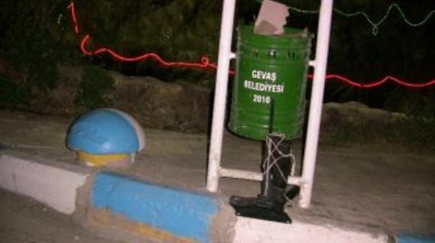 Gevaş&rsquo;ta Bomba Paniği