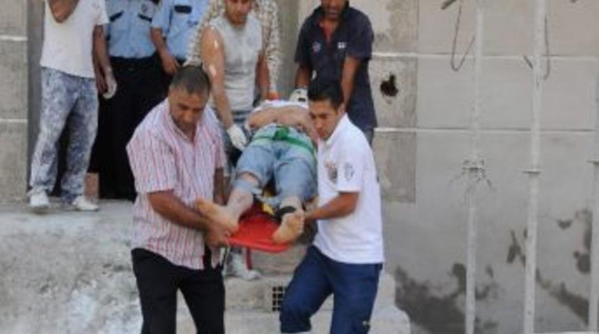 İnşaatın 4'&uuml;nc&uuml; Katından D&uuml;şen Sıvacı Yaralandı