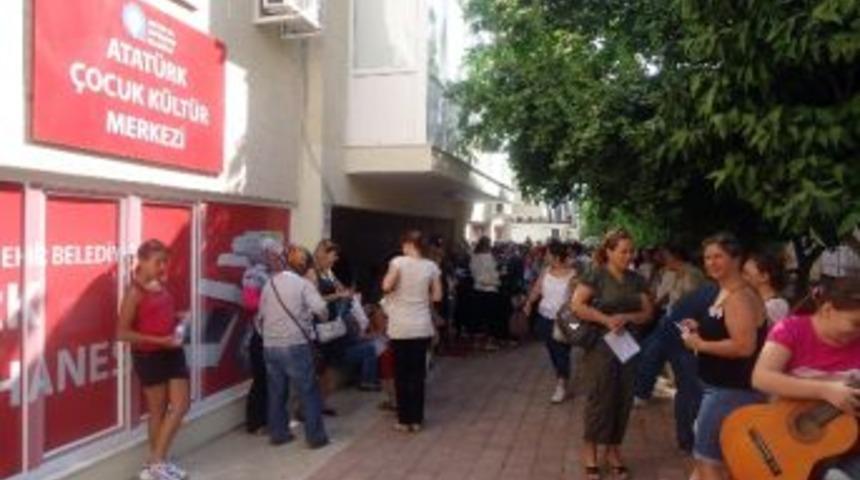 Atat&uuml;rk &Ccedil;ocuk K&uuml;lt&uuml;r Merkezi&rsquo;ne Yoğun İlgi