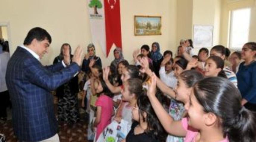 Minik &Ouml;ğrencilerden Anlamlı Bayram G&ouml;sterisi