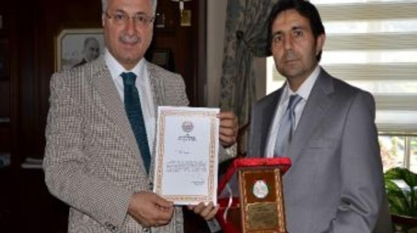 Sarıg&ouml;l Kaymakamı Uslu Vali Daş&ouml;z&rsquo;e Veda Ziyaretinde Bulundu