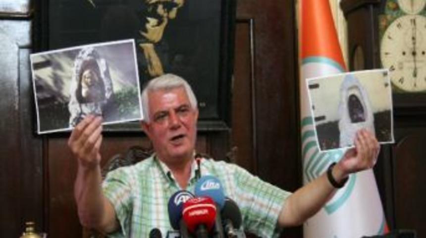 Siyaha Boyanan Z&uuml;beyde Hanım Heykeli Eski Haline Getirildi