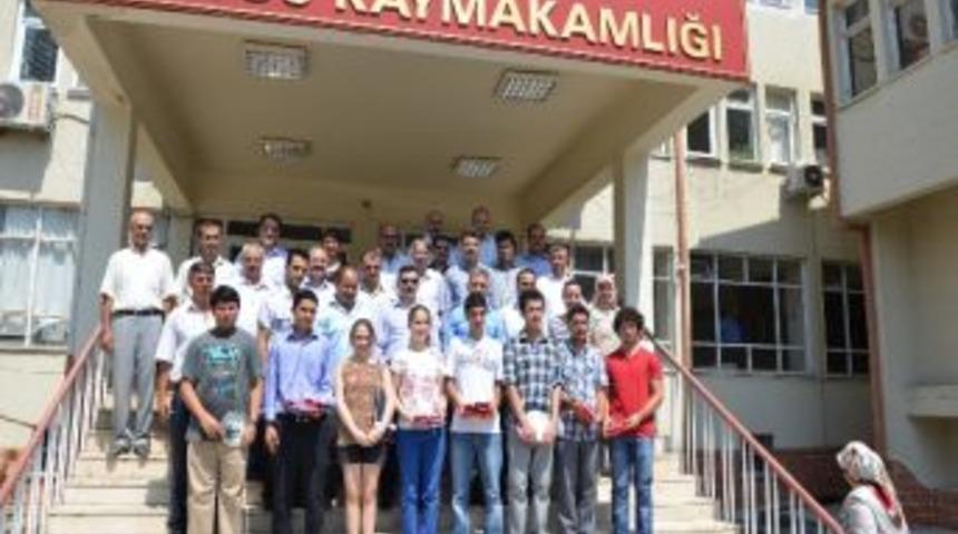 Tarsus'ta Dereceye Giren &Ouml;ğrenciler &Ouml;d&uuml;llendirildi