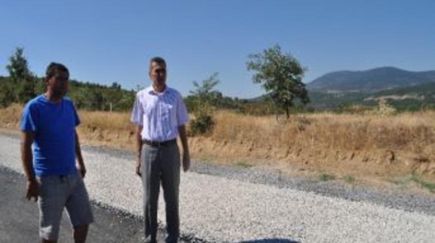 Demirci&rsquo;nin K&ouml;ylerinde Asfaltma &Ccedil;alışmaları Başladı