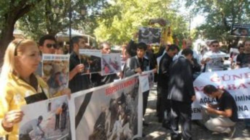 G.Azerbeycan T&uuml;rklerinden İran'a protesto