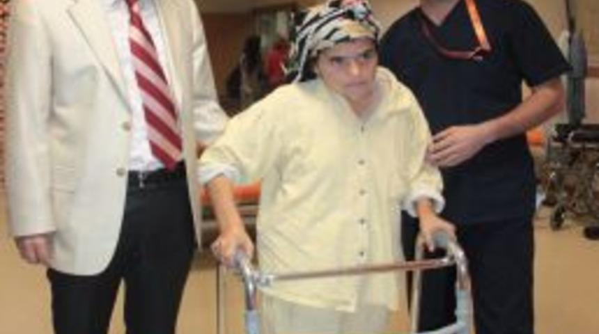 28 Yıl Yatağa Mahkum Olan Kadının Y&uuml;r&uuml;me Sevinci