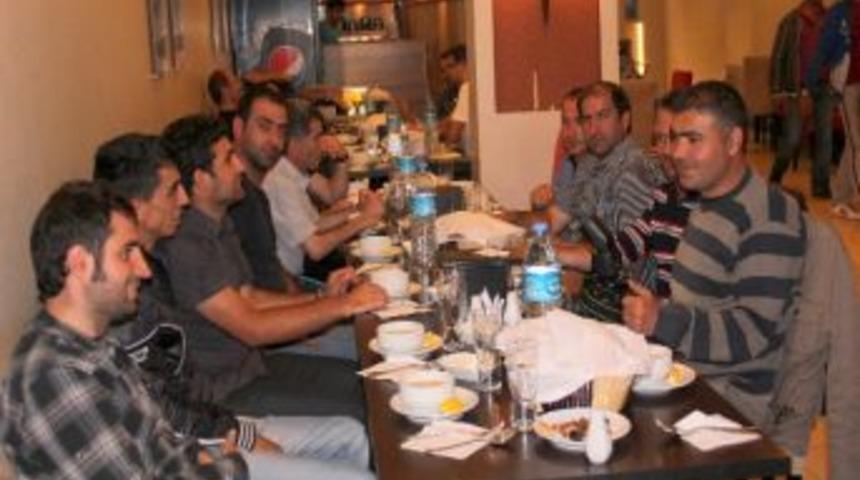 &Ccedil;ıldır Manşet Gazetesi'nden İftar Yemeği