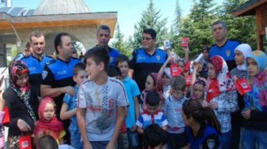 Polisten Bayram Har&ccedil;lığı