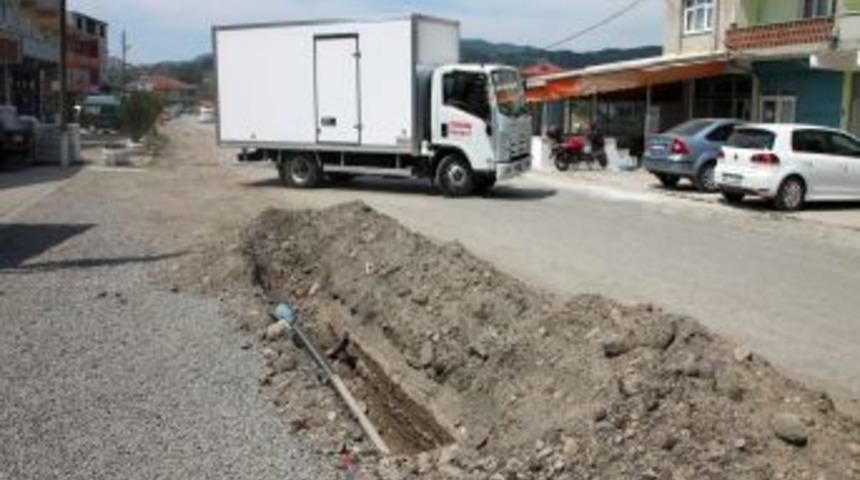 S&uuml;leymanbeyler K&ouml;yl&uuml;leri Uyardı: Yeni Su Boruları Sağlıklı D&ouml;şenmedi