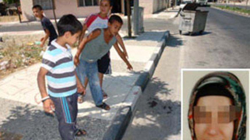 Boşandığı eşini ve baldızını bı&ccedil;akladı