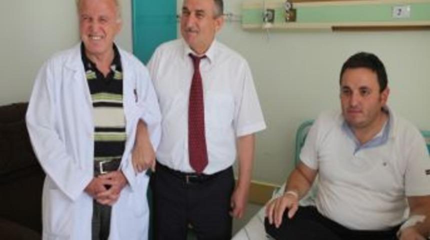 Başkan Yılmaz Hastaları Ziyaret Ediyor