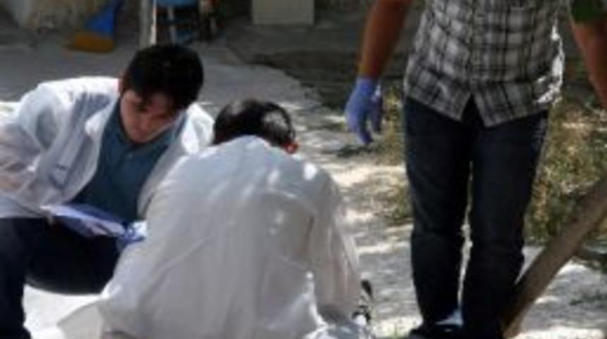 Sivas'ta Bunalıma Giren 5 &Ccedil;ocuk Babası Kendini Astı