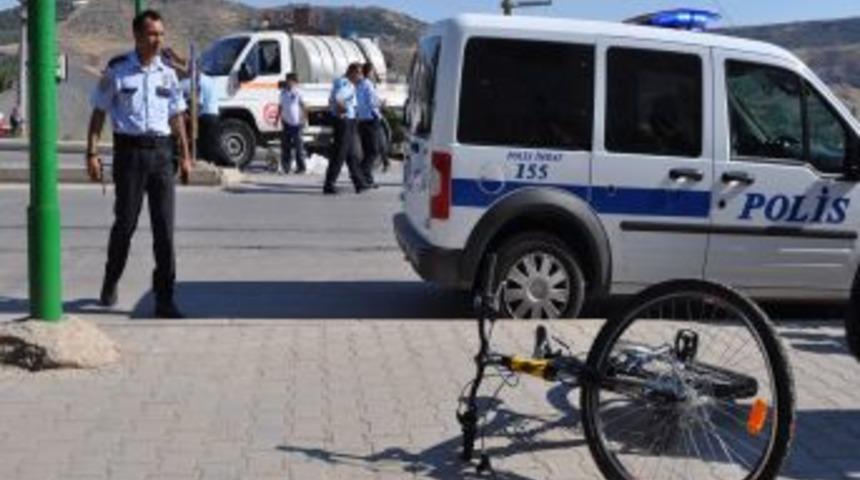 Eskişehir'de Kamyonetin Altında Kalan Gen&ccedil; Kız Can Verdi