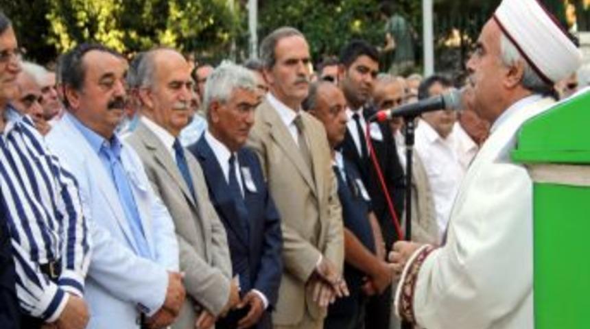 Hayırsever 'Musa Amca' Dualarla Toprağa Verildi