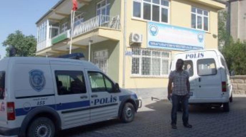 Hırsızlar, Ziraat Odasının Kasasından 6 Bin Lira &Ccedil;aldı