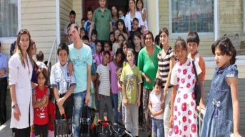 Bayram &Ouml;ncesi &Ccedil;ocukları Sevindirdiler