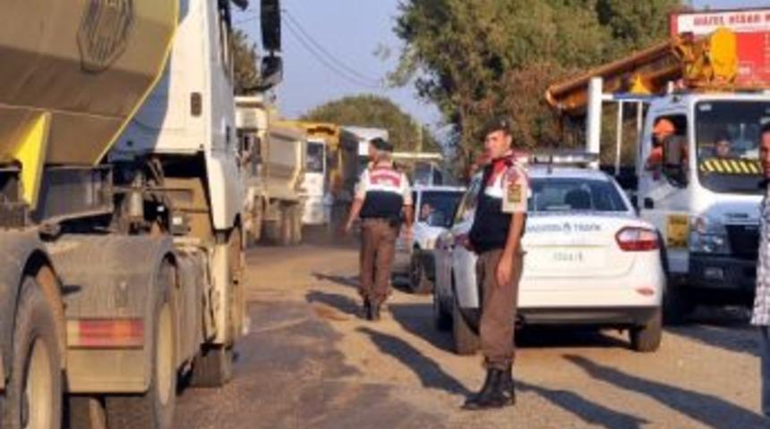 G&uuml;zelhisar K&ouml;yl&uuml;leri, Yol Kapattı