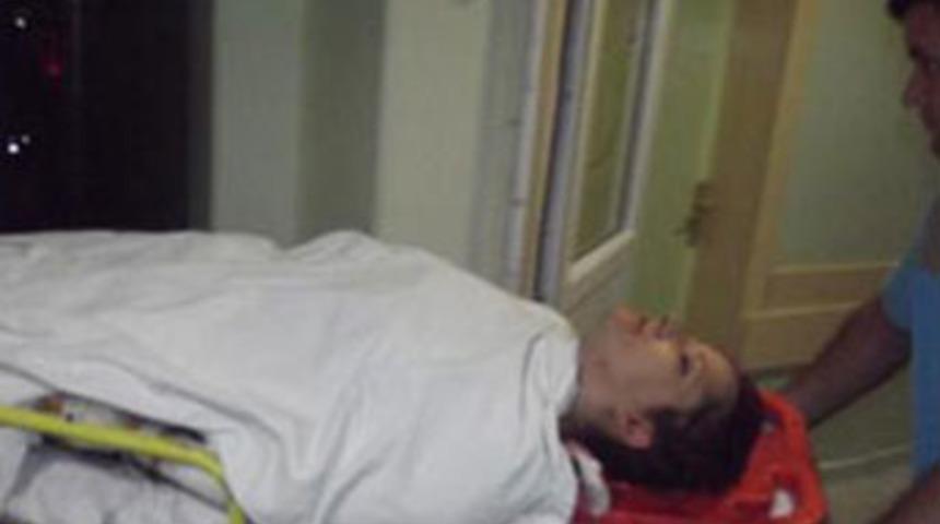 Kucağında bebeğiyle minib&uuml;sten d&uuml;şt&uuml;