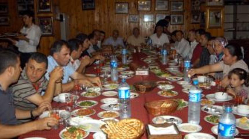 İş adamlarından anlamlı iftar