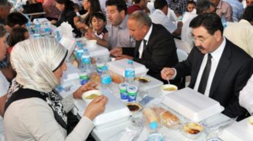 Başkan Odabaşı, Belediye &Ccedil;alışanlarıyla Bir Araya Geldi