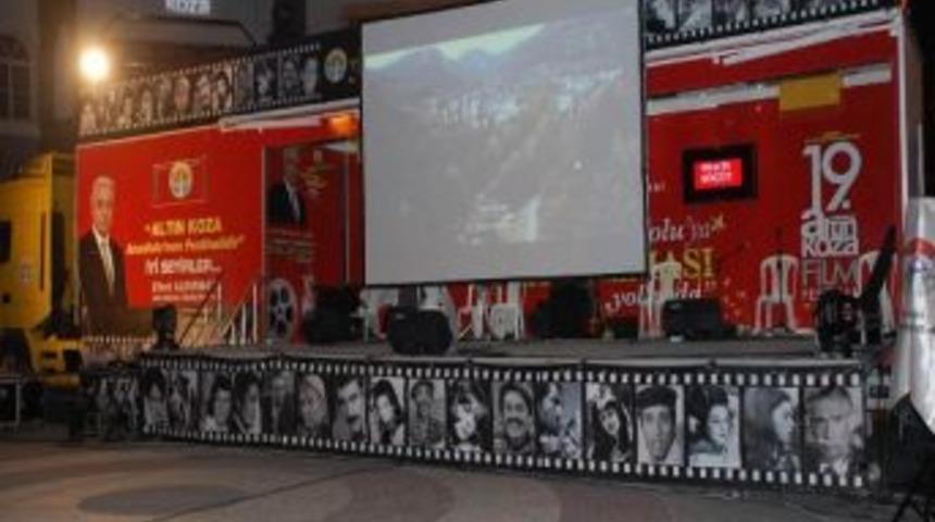 Altın Koza Gezici Tır&rsquo;ı S&ouml;ğ&uuml;t&rsquo;te