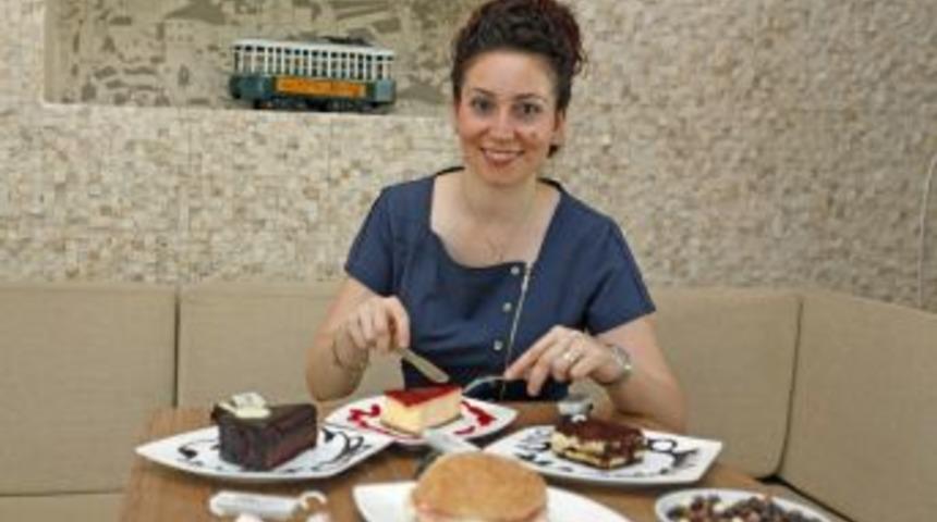 'Ramazan Bayramı&rsquo;nda Aşırı Yiyerek Sağlığınızı Tehlikeye Atmayın'