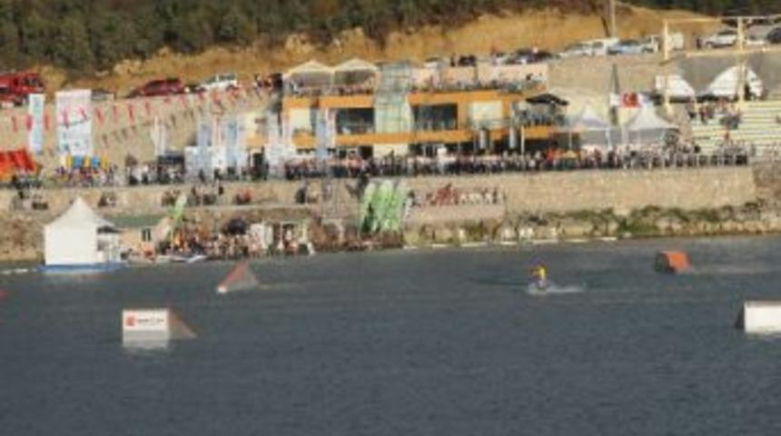 G&ouml;lkaypark&rsquo;ta Bayramın İlk G&uuml;n&uuml; Su Kayağı Yapılmayacak