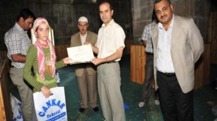 Ovakışla'da 3 Bin &Ouml;ğrenci Yaz Kur&rsquo;an Kursunu Tamamladı