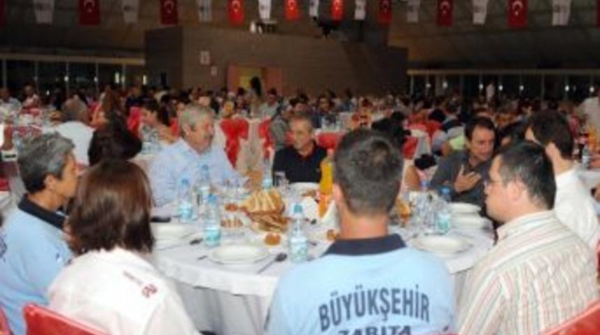 Büyükşehir’de İftar Ve Bayramlaşma