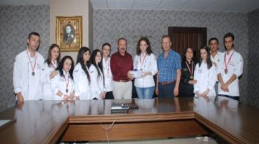 Başarılarını Başkanla Paylaştılar