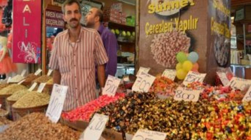 İzmirli Esnafı Bayram Telaşı Sardı