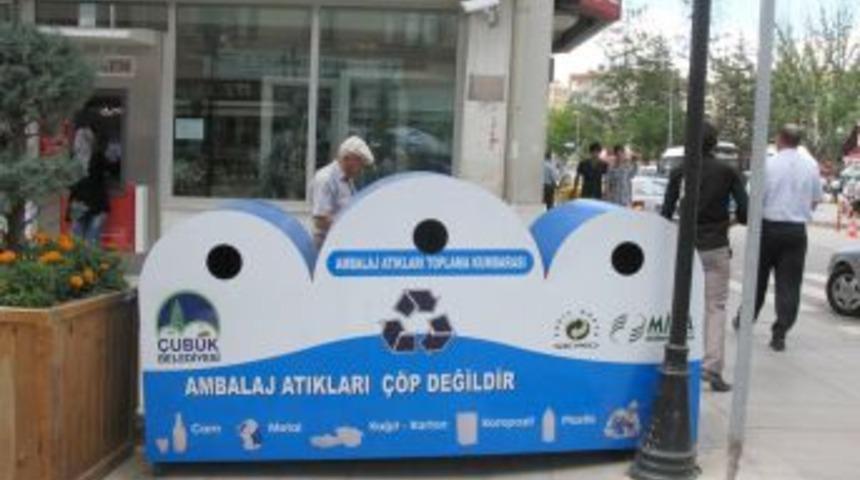 &Ccedil;ubuk'ta Caddelere Atık Ambalaj Kumbaraları Yerleştirildi