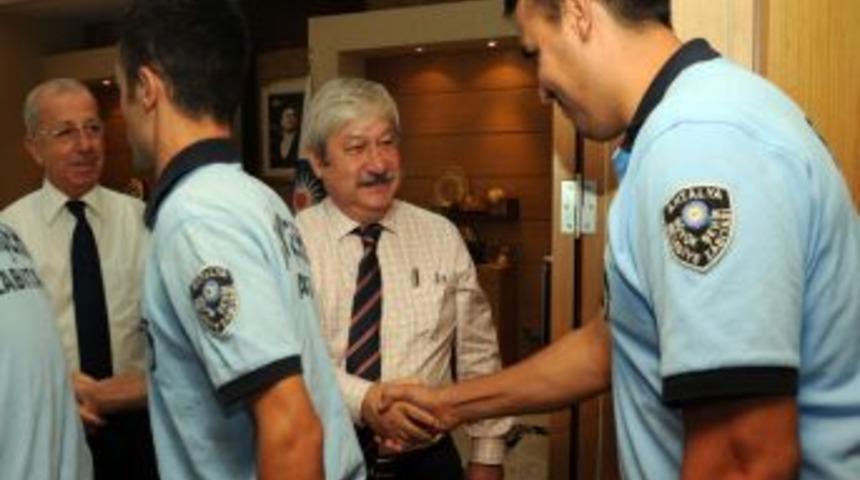 Antalya B&uuml;y&uuml;kşehir Belediyesi &Ccedil;alışanları Bayramlaştı