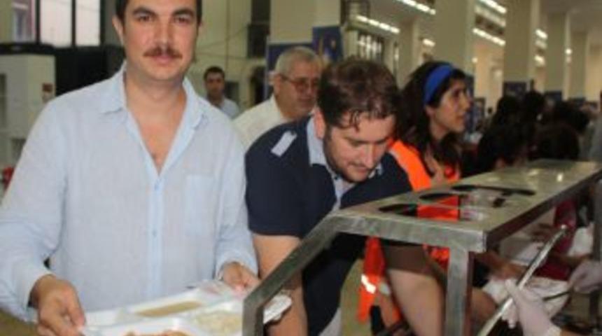 İnşaat16 Grubu Bin Kişiye Iftar Verdi