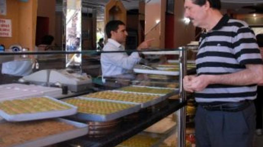 Bayram &Ouml;ncesi Tatlıcılara Denetim