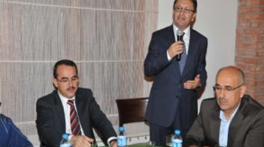 Adalet Bakanı Sadullah Ergin Ve B&uuml;y&uuml;kel&ccedil;iler Altındağ&rsquo;ın İftarında Buluştu