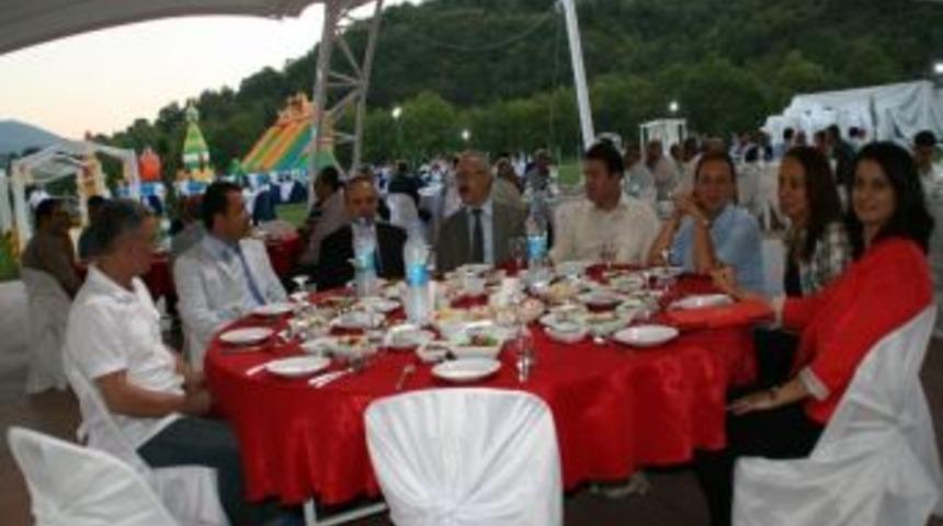 Devrek Kaymakamı H&uuml;seyin &Ouml;ner İftar Yemegi İle Veda Etti