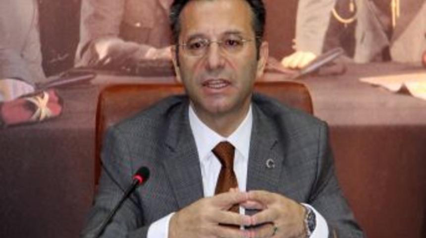 Vali Aksoy: Bayramlar, Millet Olma Şuurunun Kuvvetlendiği G&uuml;nlerdir