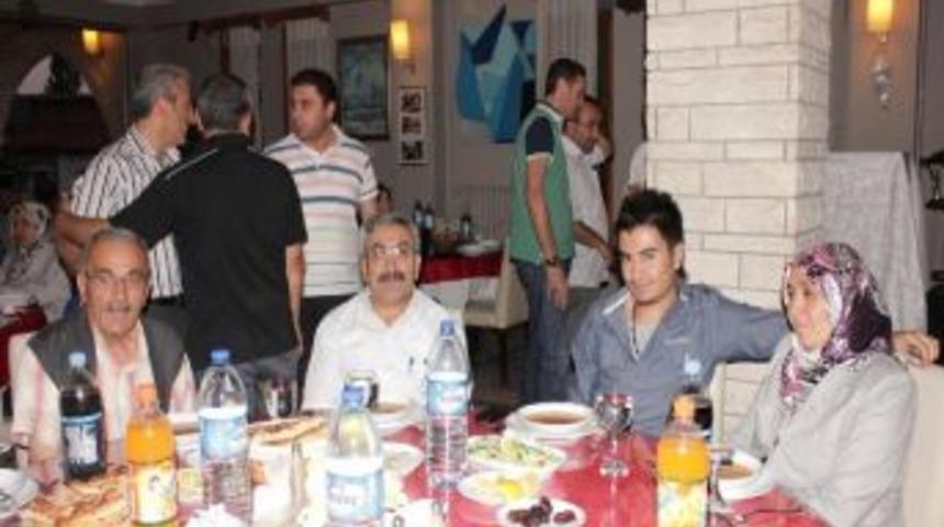 Başkan Uzunkaya Şehit Ailelerine İftar Yemeği Verdi