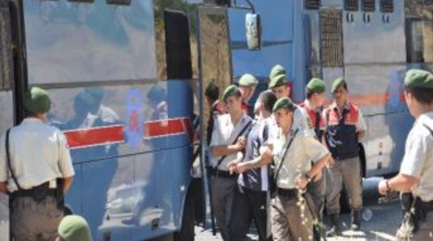 Cezaevi Nakil Aracı Kaza Yaptı