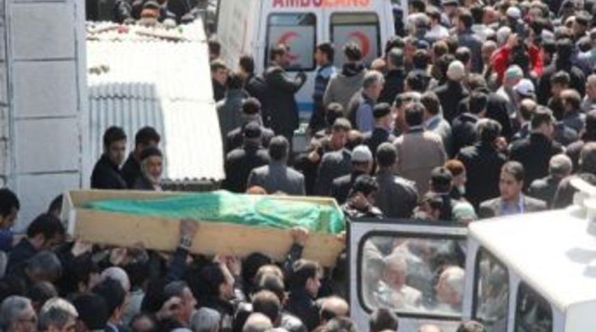 Kaza İspir&rsquo;i Yasa Boğdu