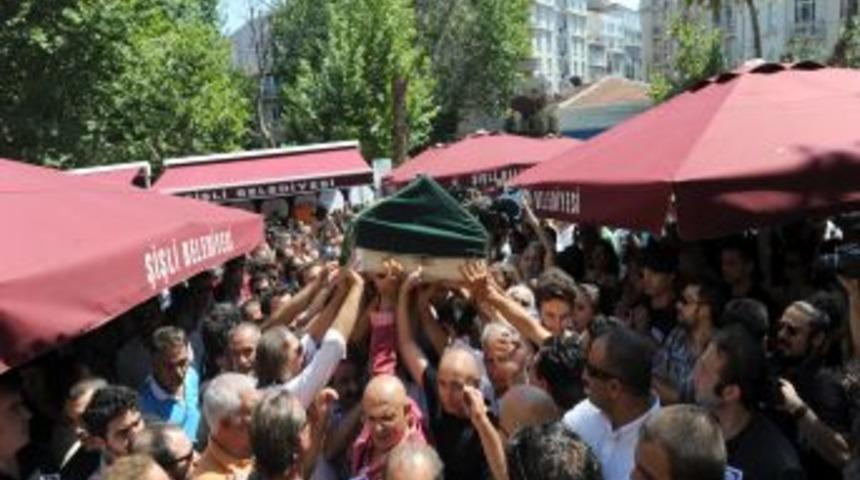 M&uuml;şfik Kenter Son Yolculuğuna Uğurlandı