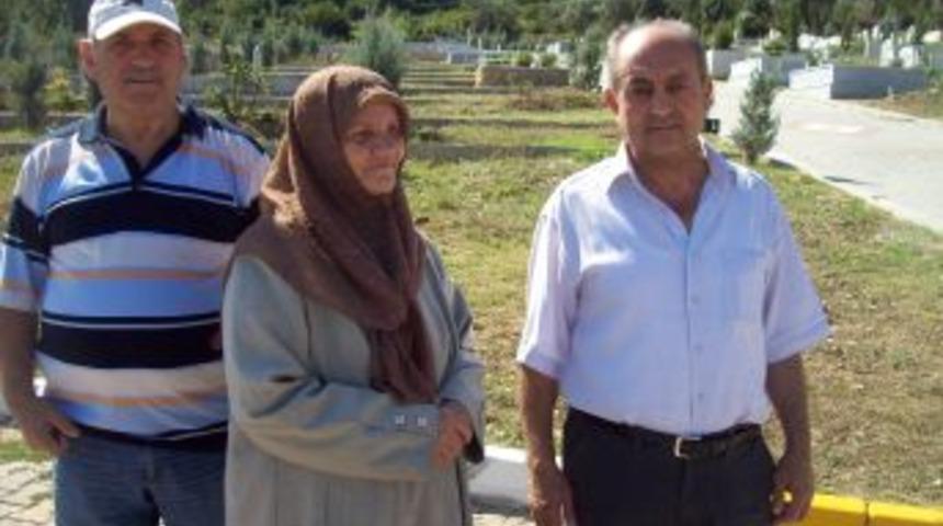 Depremzedeler Karam&uuml;rsel&rsquo;de Kur'an Ve Dualarla Anıldı