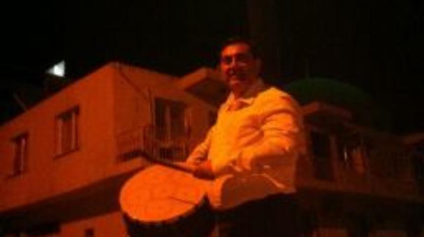 AK Parti İzmir Milletvekili Sait, Ramazan Davuluyla Politik Mani S&ouml;yledi