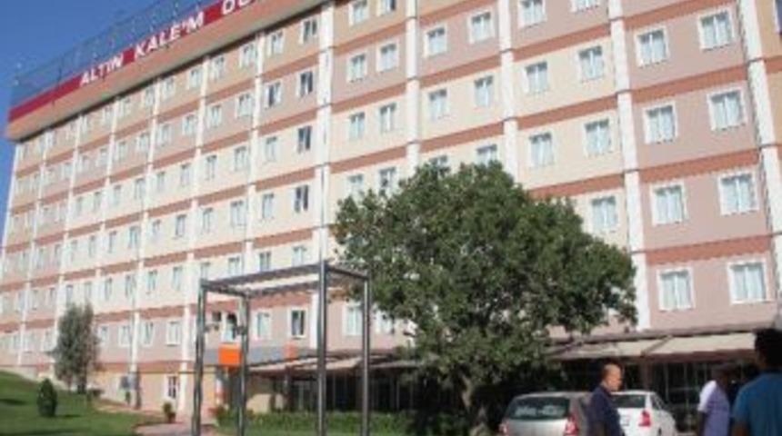 Japon Filminden Etkilendi 7 Katlı Yurdun &Uuml;st&uuml;ne Halı Saha Yaptı