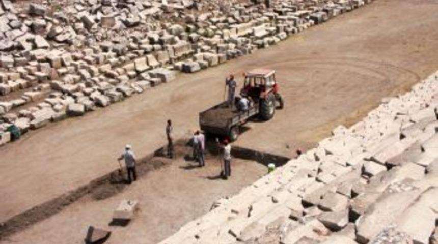 T&uuml;rkiye'nin En B&uuml;y&uuml;k Mozaik Yapısı Restore Edilecek