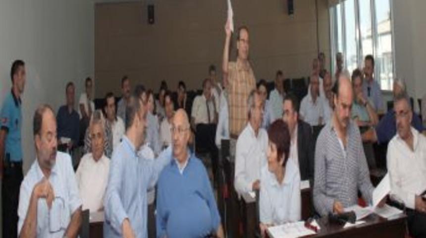 Ayta&ccedil; Durak&rsquo;ın Adı, Belediye Meclisini Gerdi